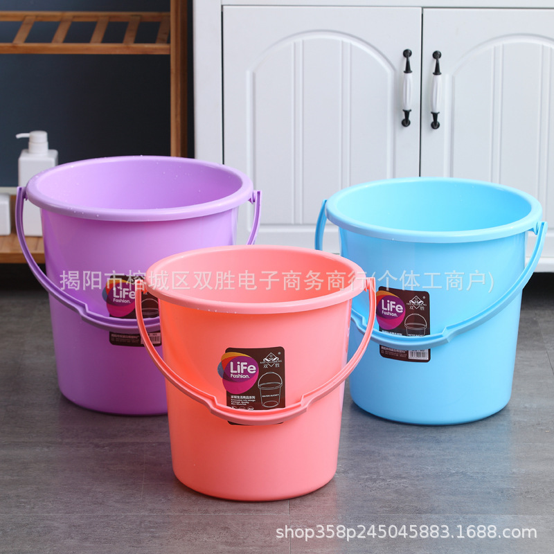 现货批发加厚塑料圆桶宿舍学生水桶 家用手提桶开学 开工多颜色