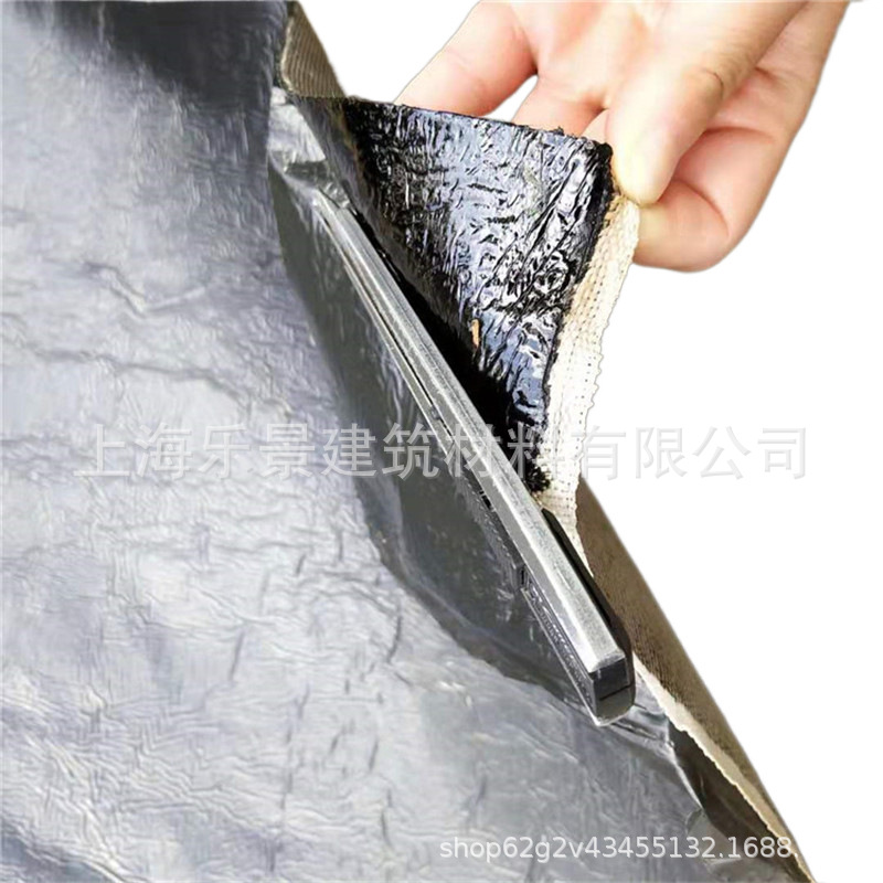 自粘抗裂贴桥梁加强白改黑混凝土水泥路养护防裂贴公路裂缝贴缝带