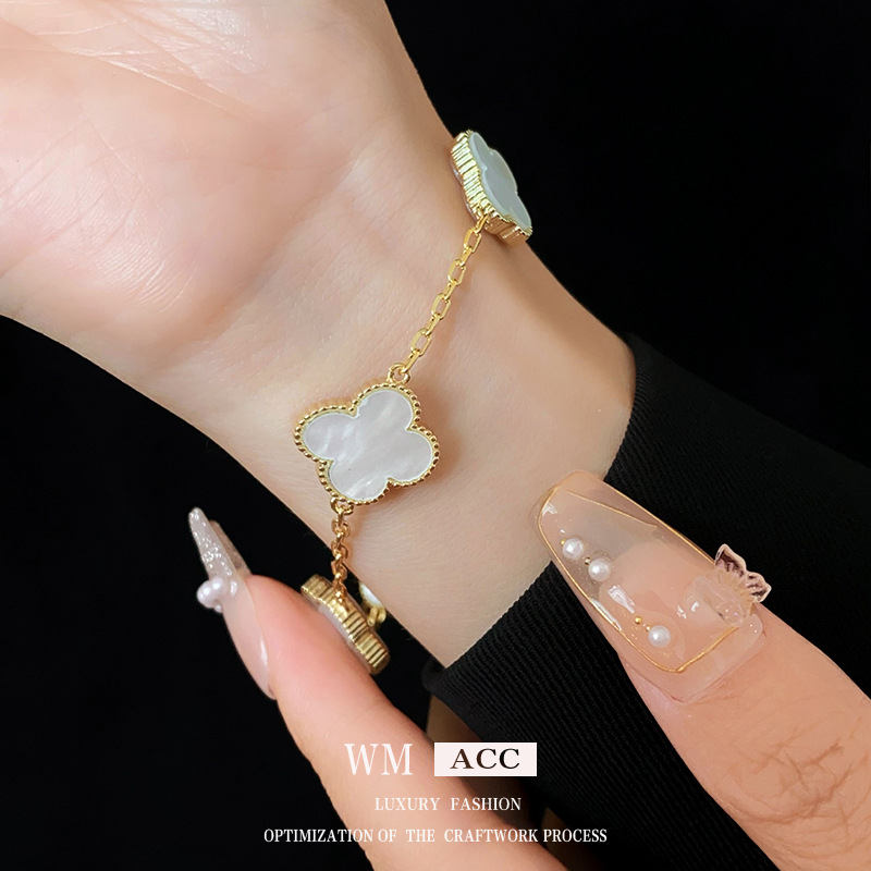 Pulsera de flores acrílicas de acero de titanio de estilo coreano simple pulsera ligera de lujo de alta calidad joyas al por mayor