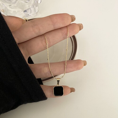 Black square pendant clavicle neck chain ins cool design niche necklace fashion versatile internet celebrity temperament