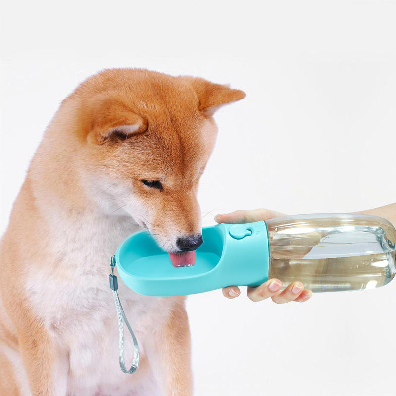 Procesamiento de botellas de agua de viaje portátiles al aire libre personalizadas, tazas para beber para perros, tazas para mascotas de gran capacidad