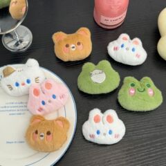 可爱毛绒胸针可爱小熊玩偶公仔青蛙猫咪兔子包包挂饰diy服饰配件