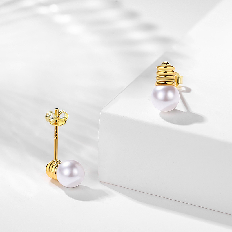 S925 pendientes de plata esterlina pequeña bombilla niñas ins estilo Stud pendientes 925 al por mayor lindo incrustaciones de perlas pendientes aguja de plata