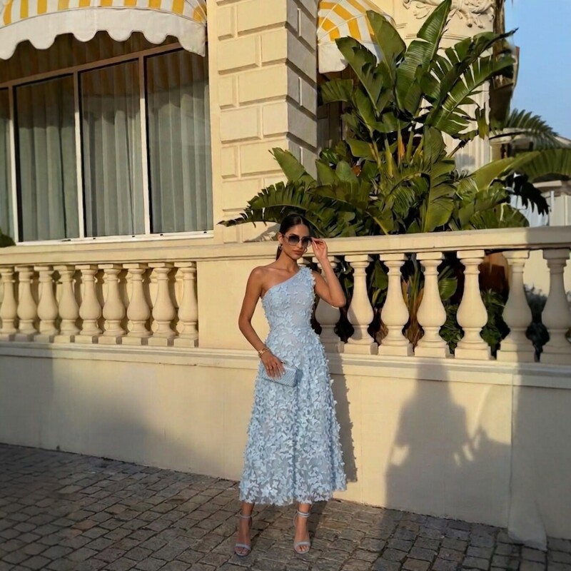 2026 Summer New European and American Style One-Shoulder Three-Dimensional Floral Dress for Women, Vacation Style, Waist-Cinching, Slimming Mid-Length Dress 2026 Summer New European and American Style One-Shoulder Three-Dimensional Floral Dress for Women, Vacation Style, Waist-Cinching, Slimming Mid-Length Dress