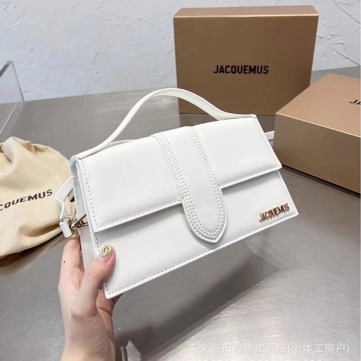JACQUEMUs 틈새 디자인 새로운 하이 퀄리티 폭발적인 손을 들고 유행 올 매치 숄더 백 핸드백 크로스 바디