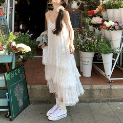茶休フランス白ストラップワンピース女性夏新作小柄高級感リゾート風ゆったりロングスカート