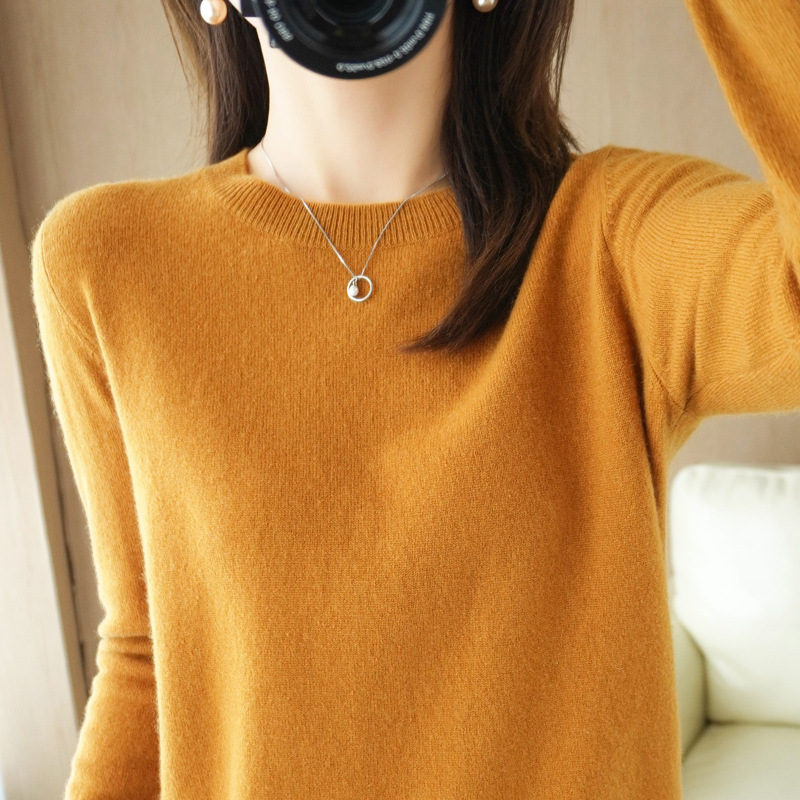 Suéter de cuello redondo para mujer, otoño/invierno 22, tejido de punto, color sólido, manga larga, estilo fino, capa base corta, moderno y versátil. image 14