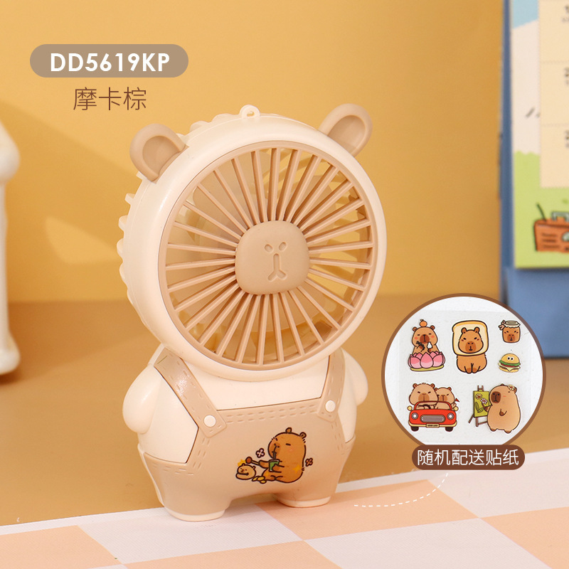 萌えかわいがってアイスクリームの扇風機の子供のミニは扇風機のusbを持って充電します。|undefined