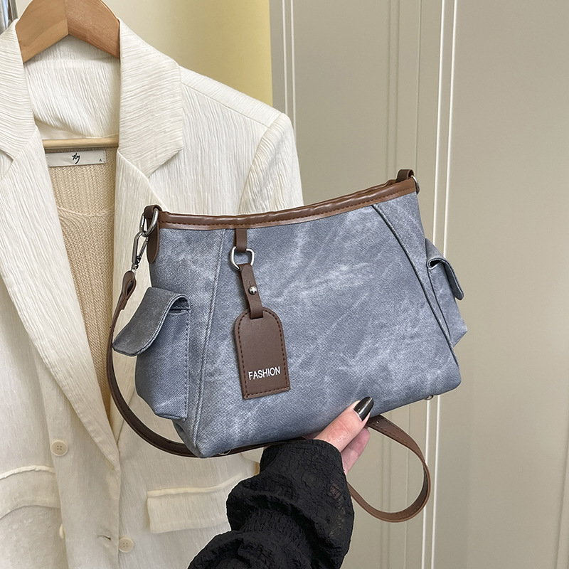 This Year's Trendy Popular Fashion Versatile Women's Casual Shoulder Bag Crossbody Bag Niche Bag Commuter Underarm Bag