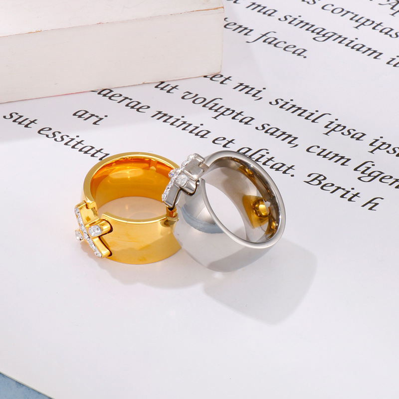 10g Weight PVD Coated Gold Plating Process PVD Coated 18K Gold Plated Letter Stainless Steel Fashion Waterproof Non Tarnish Rings