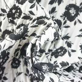 新款 黑白奶油色系起泡小花朵褶皱提花面料 女装连衣裙礼服包服饰