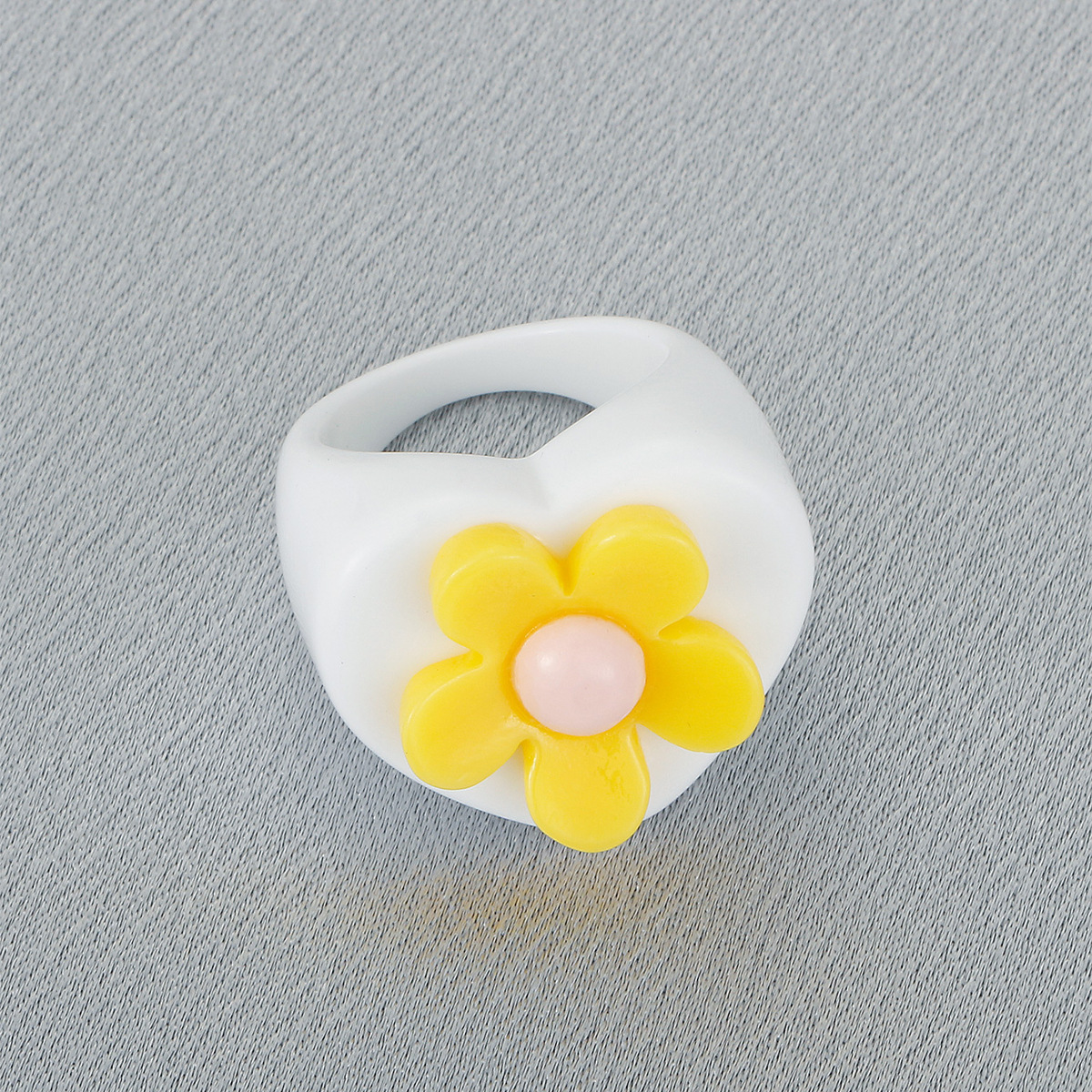 New Acrylic Geometric Flower Resin Ring Wholesale Nihaojewelry display picture 5