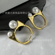 实拍迪家字母CD大小珍珠U型耳钉女高级猪鼻子甜美耳饰女批发代发