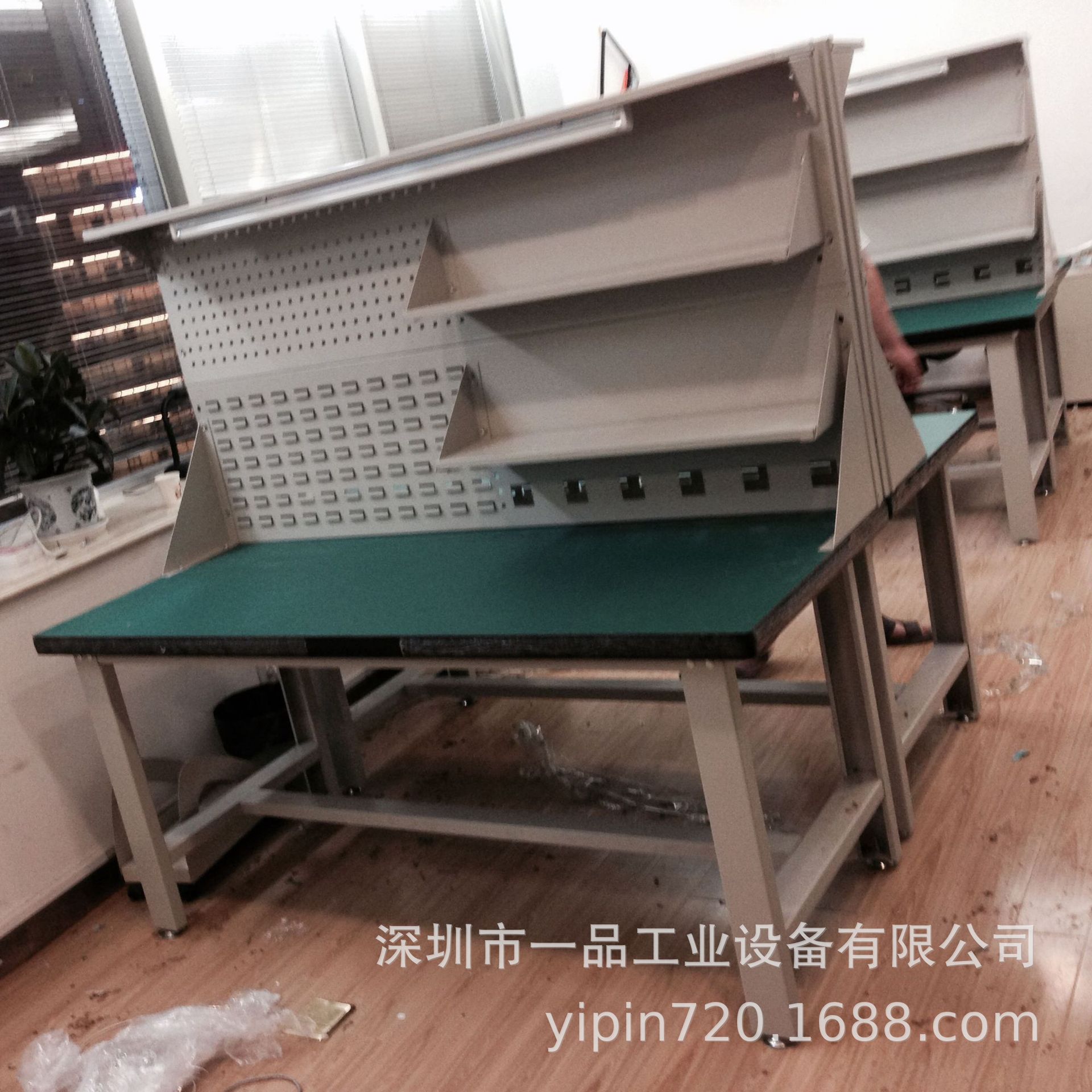 深圳一品钳工工作台 挂板车间重型移动工作桌 抽屉式防静电操作台
