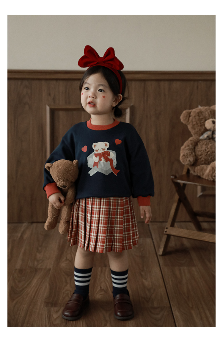 Qiu Duomeng Girls' Cartoon Little Bear Sweater Checkered Set 2024 New Spring and Autumn Children's Top Half Skirt_voghion.com