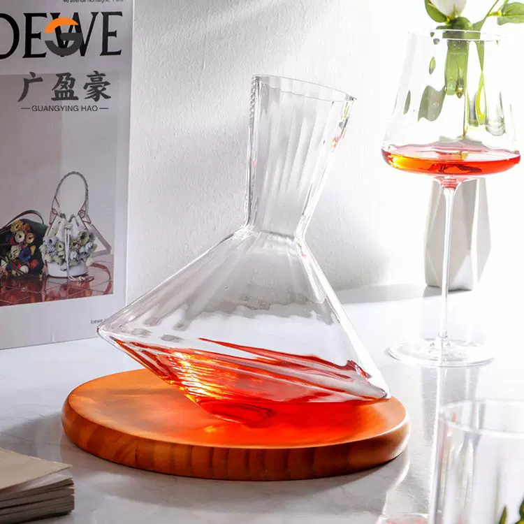 北欧红酒醒酒器家用陀螺摇摇宽棱不倒翁带木托快速醒酒分酒器造型