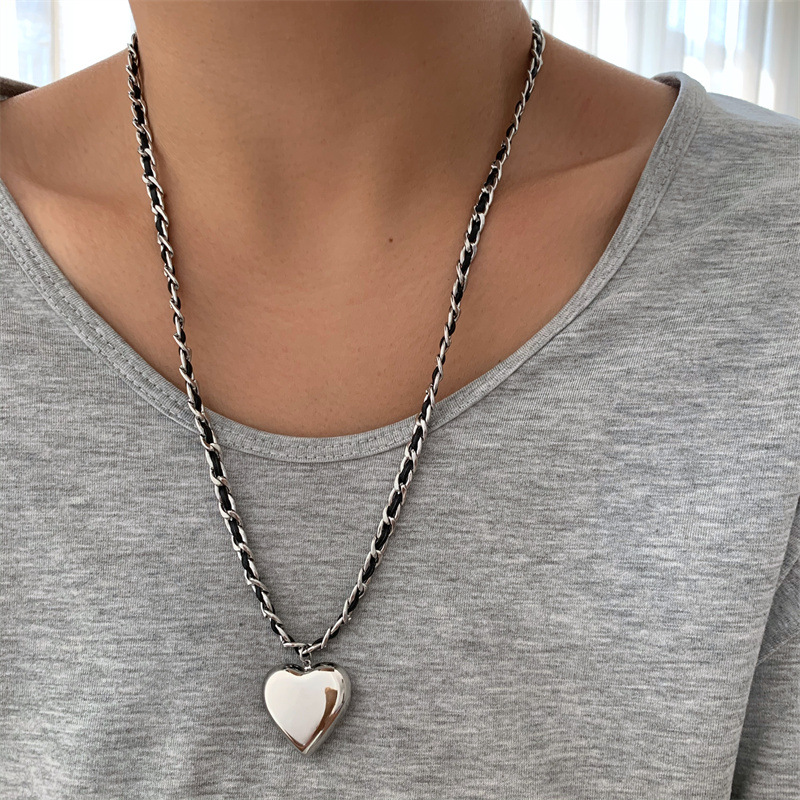 Casual Heart Shape Titanium Steel Plating Pendant Necklace display picture 2