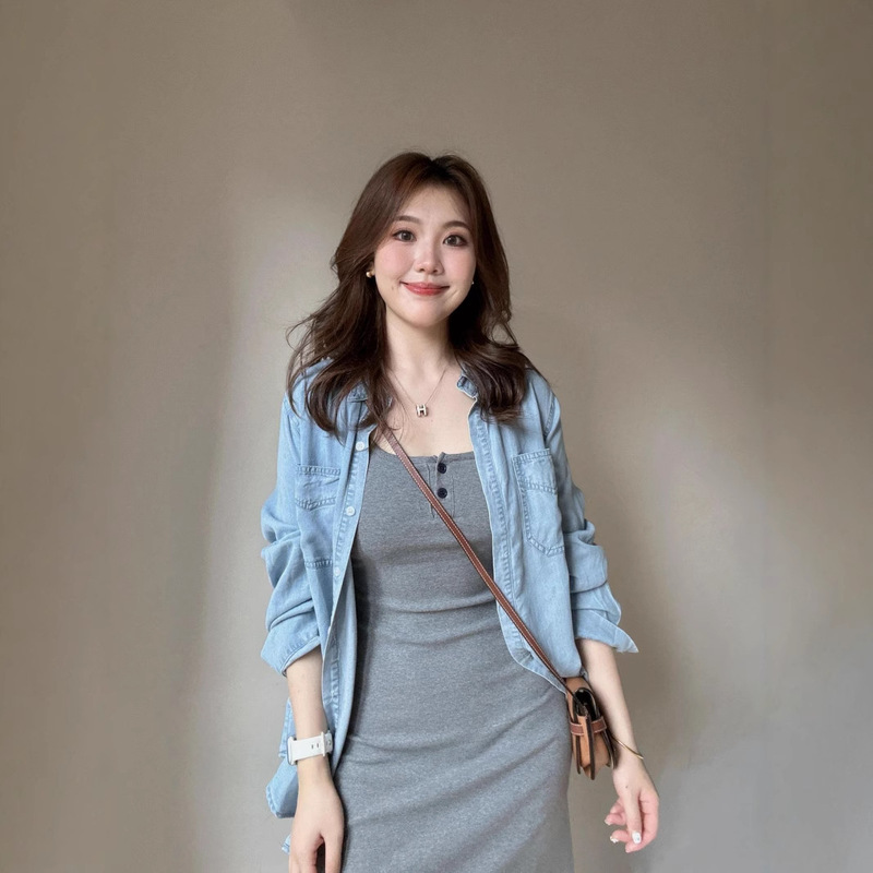 Korean-Style High-End Gray Suspender Dress for Women, 2026 New Early Autumn Outfit, Complete with a Long Skirt Set Korean-Style High-End Gray Suspender Dress for Women, 2026 New Early Autumn Outfit, Complete with a Long Skirt Set