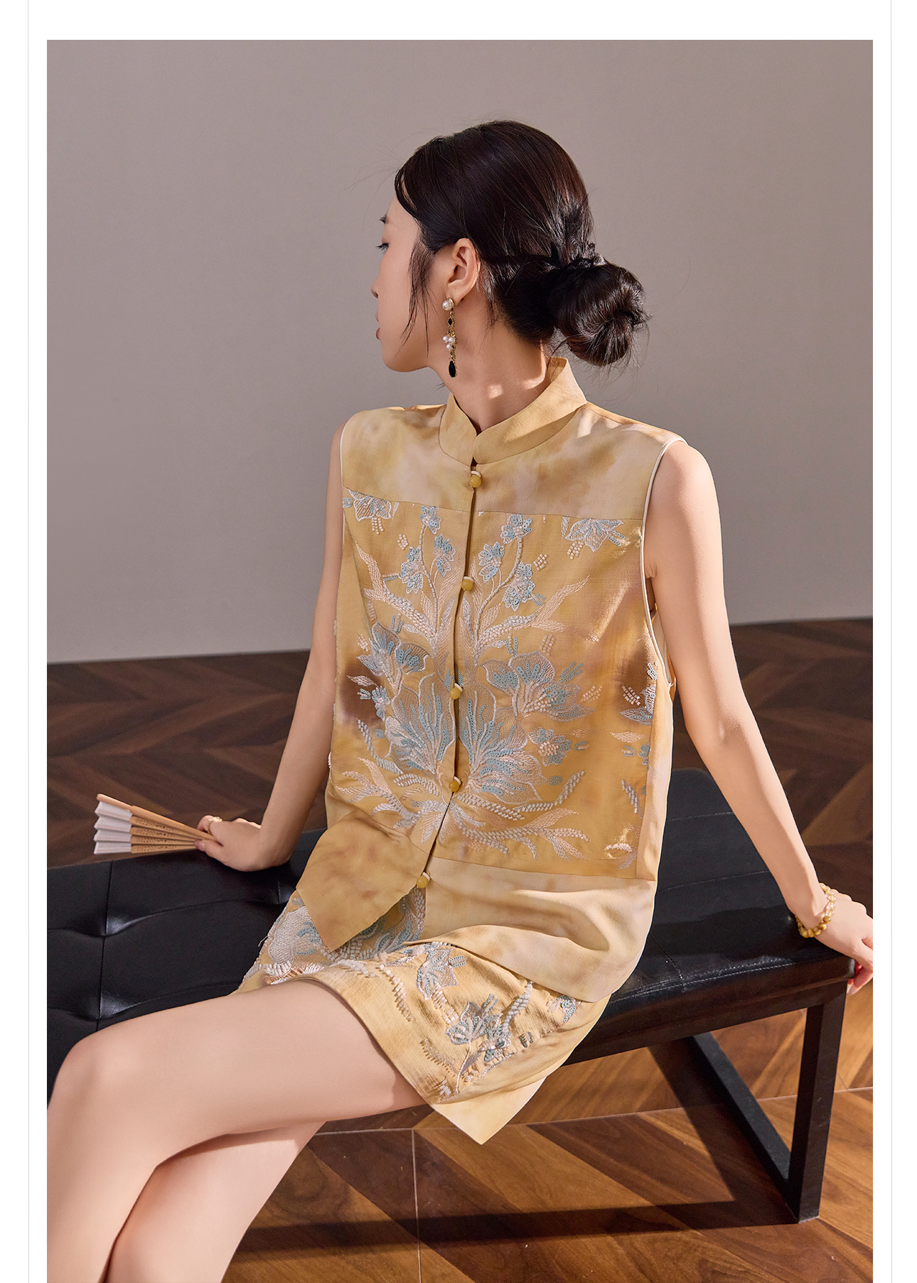 Bộ vest chân váy cổ đứng thêu họa tiết nặng cao cấp mùa hè ZX N6005 — áo vest màu vàng, váy màu vàng, váy xanh chi tiết 22