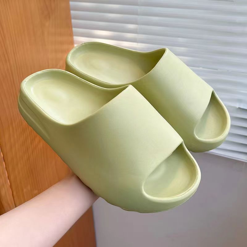 Lu Langsen online celebridad pareja Coco alta sensación de plástico elástico caminar en casa mierda zapatillas de playa de fondo grueso en stock