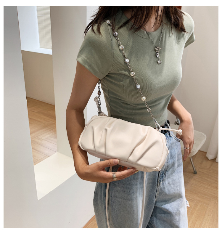 Wholesale Soft Pu Fold Pearl Chain Single Shoulder Handbag Nihaojewelry display picture 88