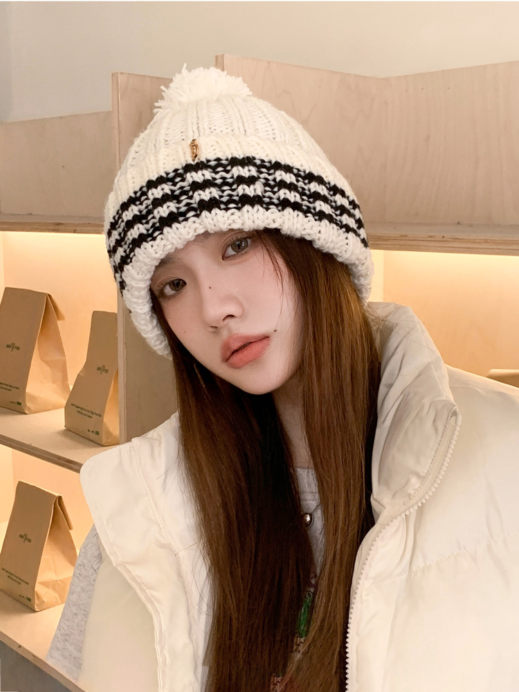 Women's Basic Solid Color Eaveless Wool Cap display picture 10