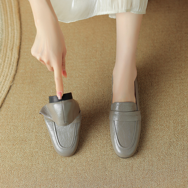 Giày lười nữ mũi tròn đế thấp da mềm phong cách casual — Màu đen