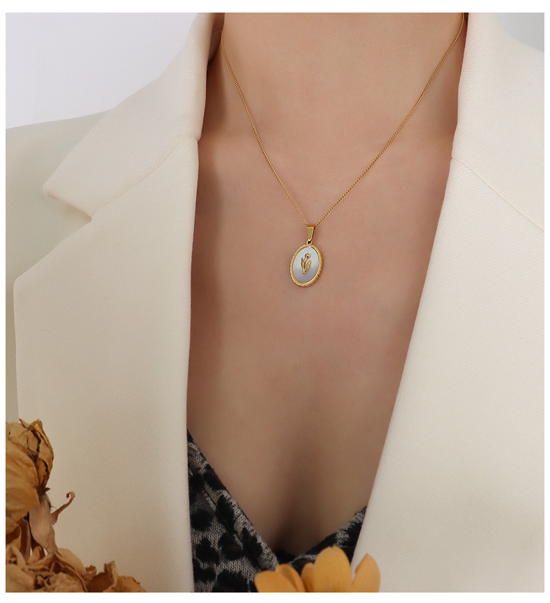 Women'S Gender Plating, Inlaid Shell Design Retro Titanium Steel Jewelry Flower Tulip White Shell Necklace Clavicle Chain