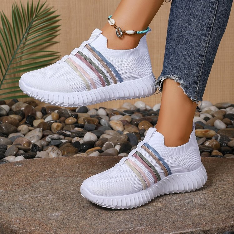 Large Size Slip-On Round-Toe Sneakers 2026 Spring New Breathable Fly-Knit Single Shoes Mesh Running Shoes for Moms