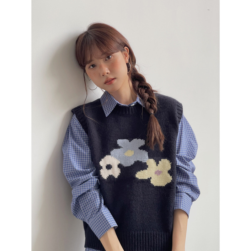 [Flower and Autumn] Ge Ming Design Round Neck Flower Knitted Vest Women's Sleeveless Stacking Top N133B