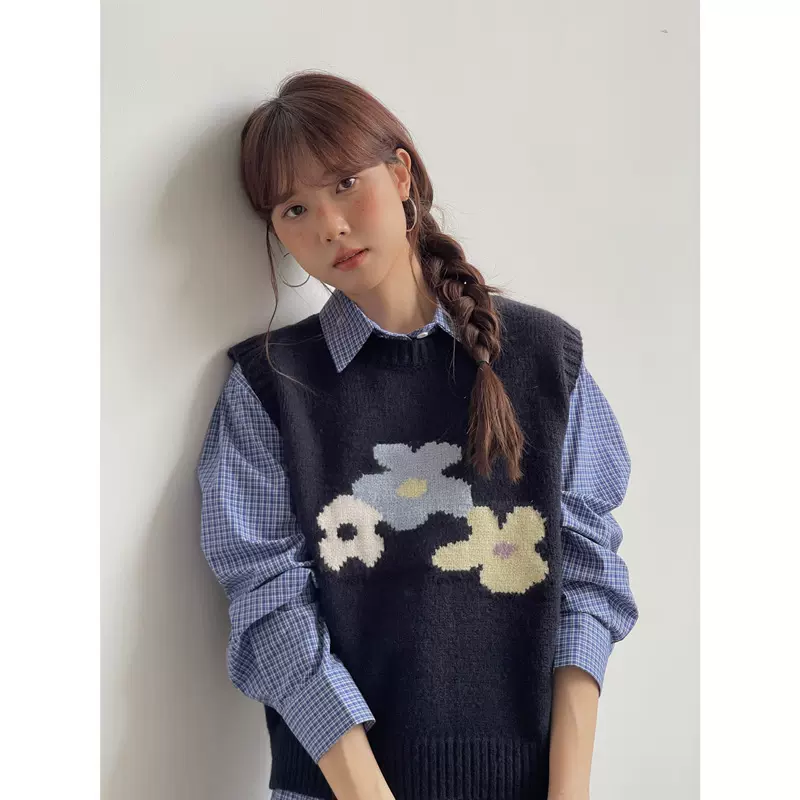 【花儿与秋】歌铭设计感圆领花朵针织马甲女装无袖叠穿上衣N133B