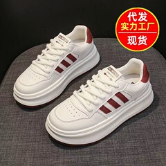 2025 夏ドーパミン人気の女性の靴アンコラレッド厚底道徳トレーニングシューズ女性のソフトソール多用途スポーツシューズ