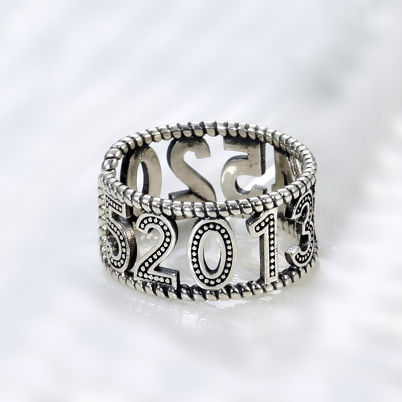 レトロなアルファベットの指輪の組み合わせins韓東大門ヒップホップはs 925銀の英語の指輪の対外貿易の卸売りをめっきします。