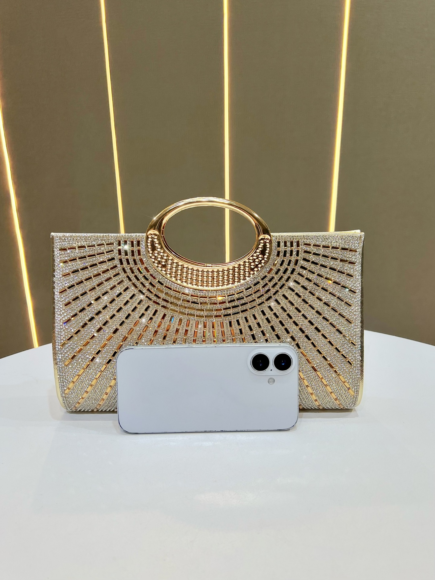 Borsa a mano retrò con strass elegante pochette da sera a catena_voghion.com