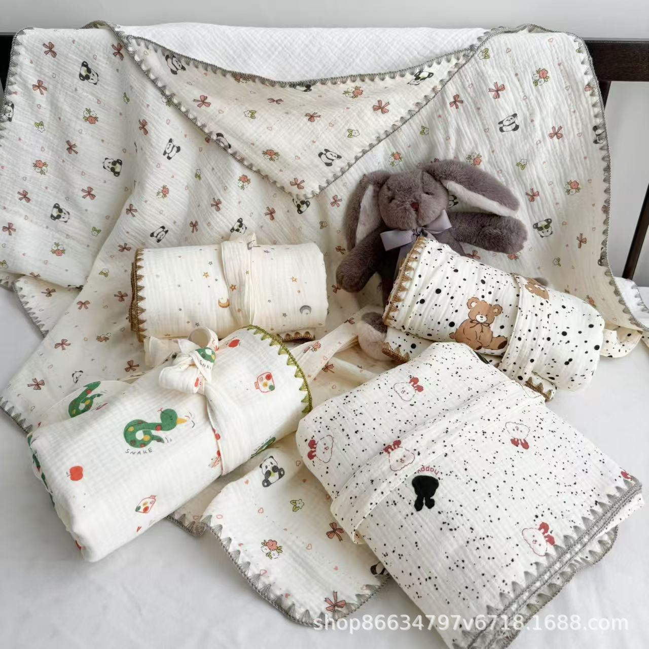 Newborn Newborn Wrinkle Yarn Four-layer Extra-large Spring and Summer Package for Birth Room Swaddling Cloth Super Soft Absorbent Bath Towel