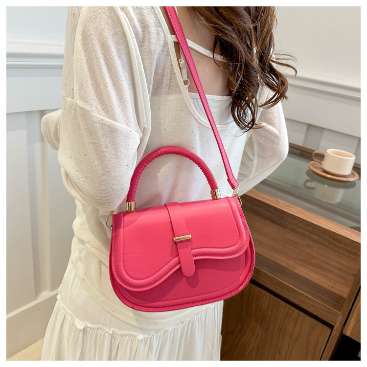 Einfache lässige 2024 neue modische und stilvolle einzelne Schulter Crossbody koreanische Version vielseitige kleine quadratische Tasche für_voghion.com