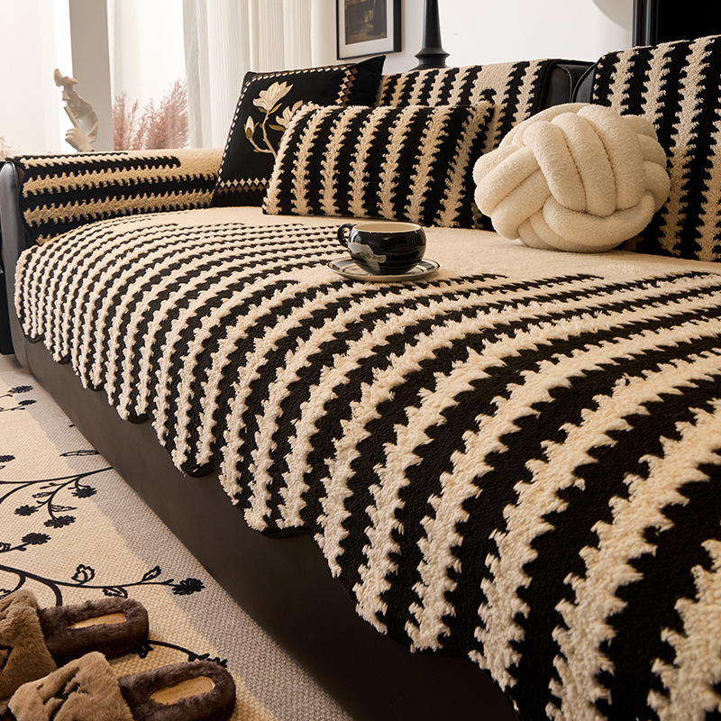 Otoño e invierno engrosado cojín de sofá de peluche 2025 nuevo tipo de forma especial línea recta cojín antideslizante toalla cubierta de sofá todo incluido
