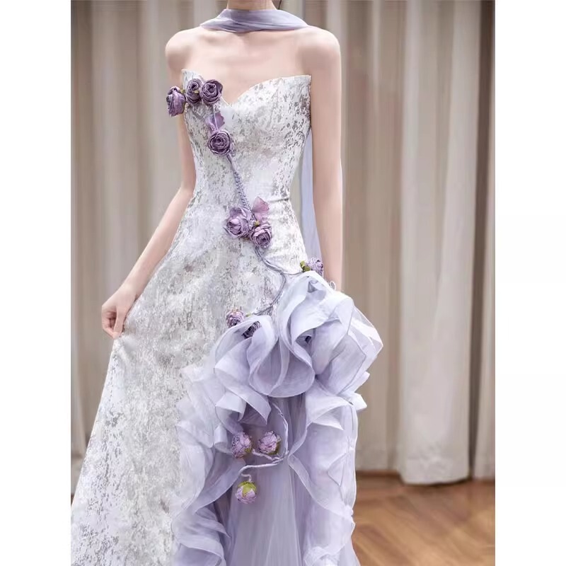 紫の胸を塗るタキシードのスカートの女性の軽豪華な高級感の司会者の花の結婚の宴会の小さい大衆の新婦の敬酒服|undefined