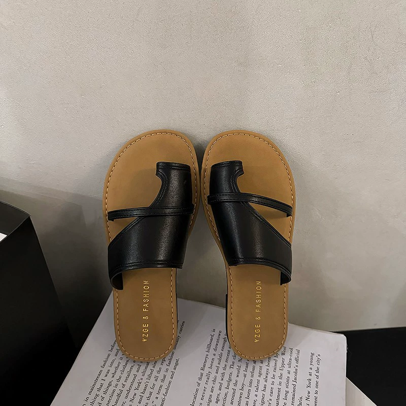 Европейские и американские ретро шлепанцы женские летние носки 2024 новые нишевые плоские плоские подошвы пляжные холодные тапочки