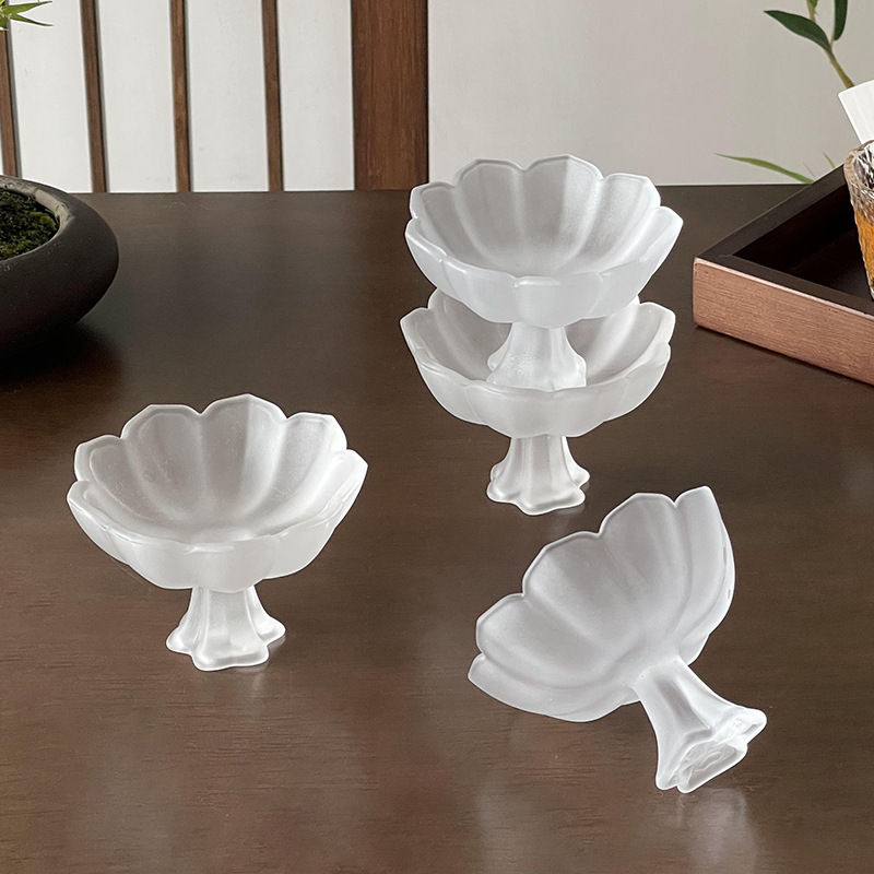 Plato de refresco chino de pies altos Lotus Plato de pasteles de vidrio esmerilado Plato de refresco de té de la tarde Plato de postre delicado Plato pequeño