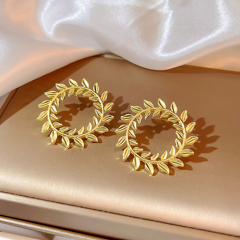 1 Pair Quantity 1 Pair Retro Round Alloy Plating Women's Earrings