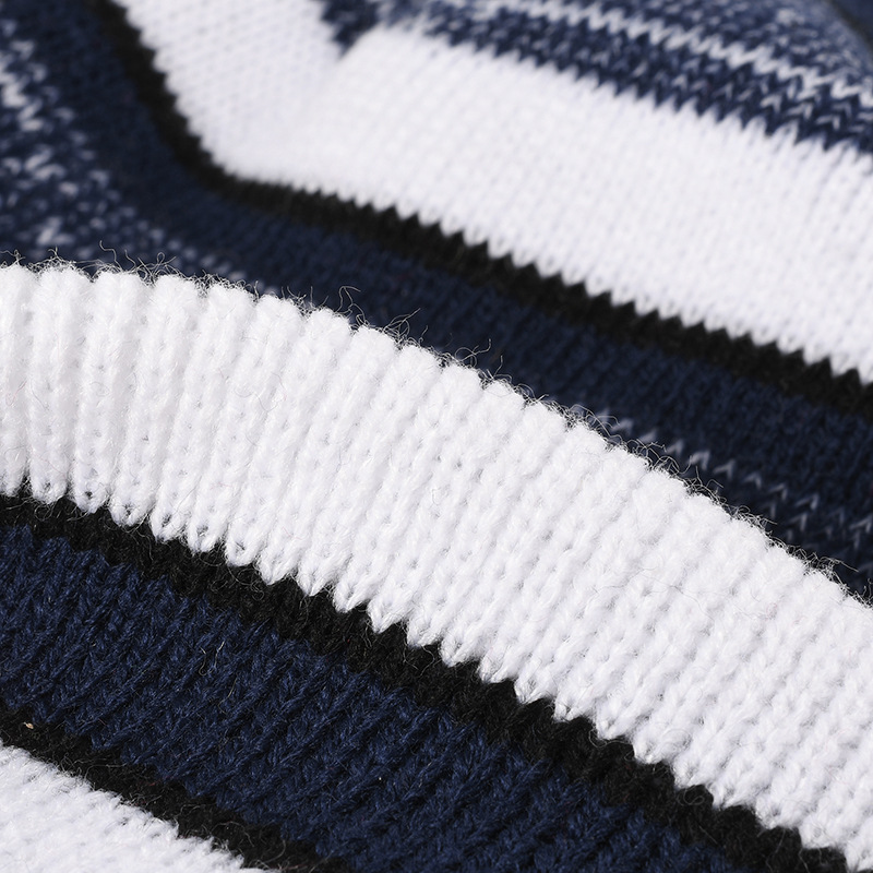 Berretto donna in maglia jacquard spessa con paraorecchie_voghion.com