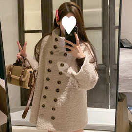 燕麦色双排扣纯色软糯羊羔毛立领外套冬季宽松保暖中长款开衫上衣