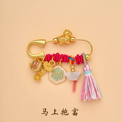 Woman Baby Imitation Scare Brooch – Yaxa sancaqları - immediately-embrace-the-rich-jade-ingot-pin