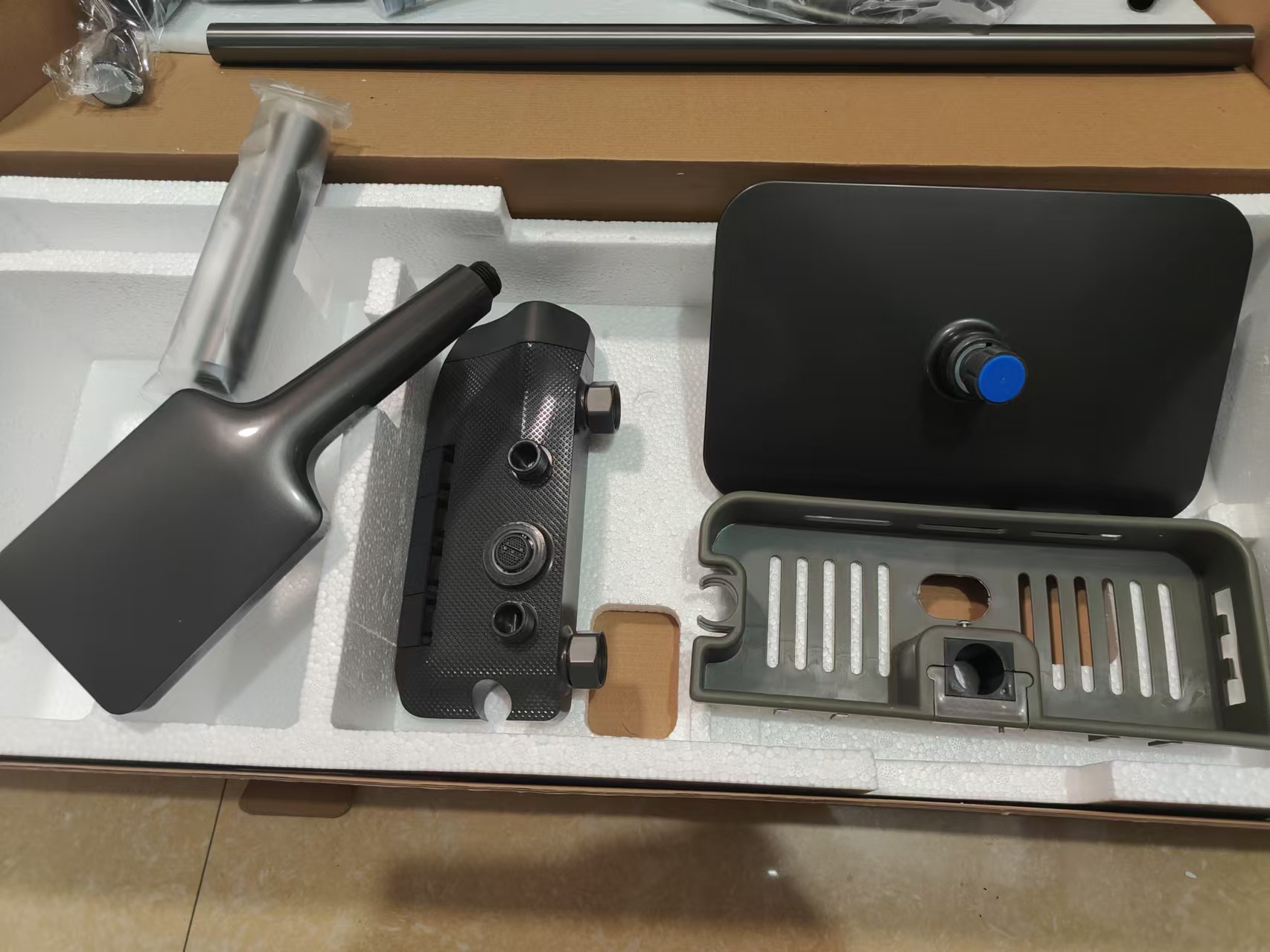 Factory price gun, grey space aluminum aircraft carrier, piano key, four-speed set, booster spray gun, engineering hotel rental room Specification drawing
