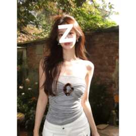 纯欲辣妹风扣环设计挂脖性感露背抹胸女夏季新款小众性感修身上衣