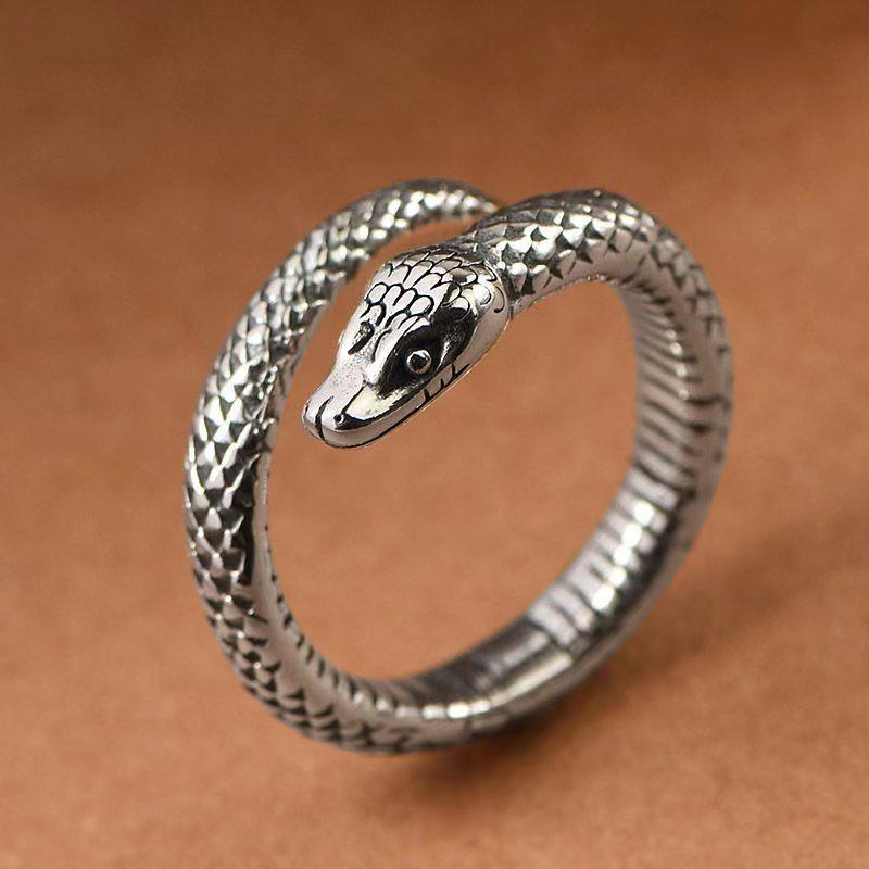 Retro small design ring