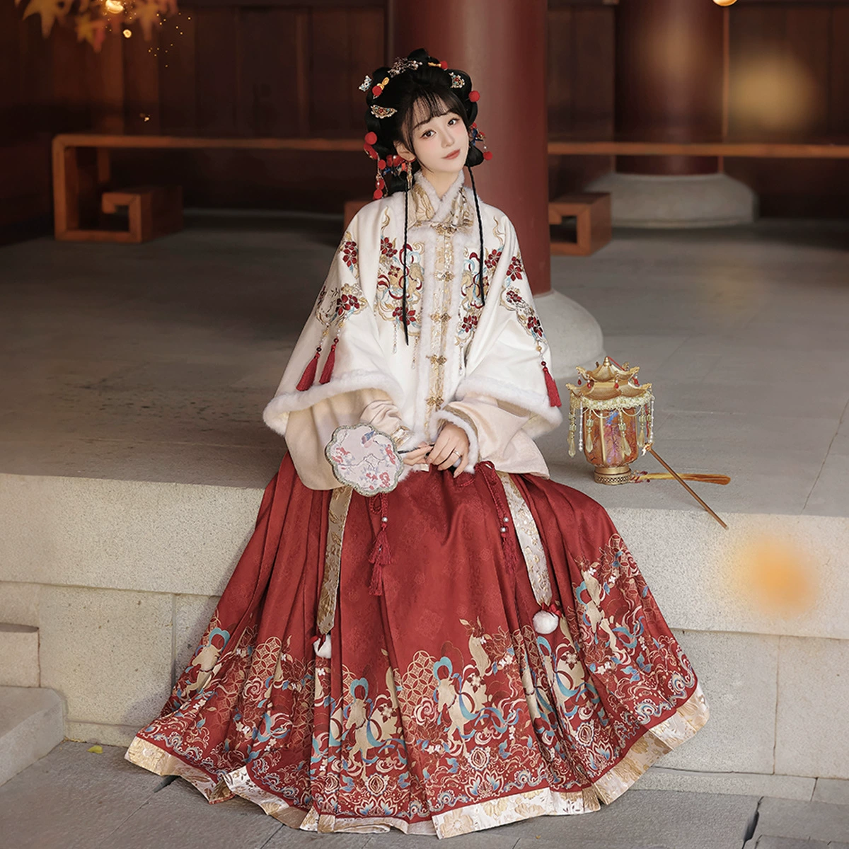 2026 Yimengge Оригинальная Фума Линмен Хань Элемент Женская куртка с воротником-стойкой лошадь лицо юбка комплект 9778