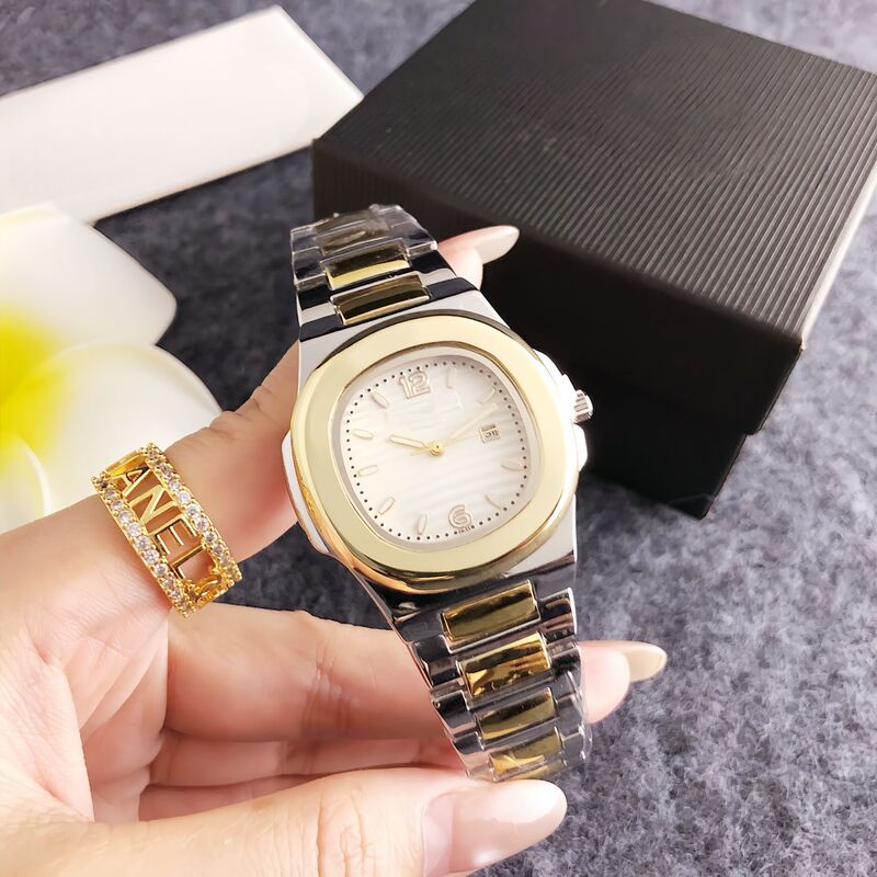 Elegant commuter-style two-tone women's watch with gold and silver steel strap and white dial, suitable for daily wear and dating, quartz watch