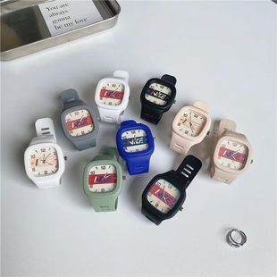 ins���ֵ�ֱ��ɐ���Ů�����ЌW���hС����ײ��ǫF�\��ʯӢ��